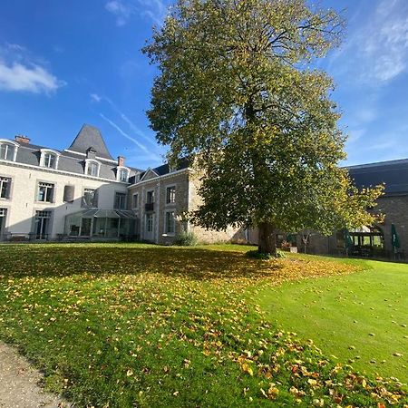 La Chambre Et Le Studio Du Chateau Du Golf De Bernalmont 列日 外观 照片