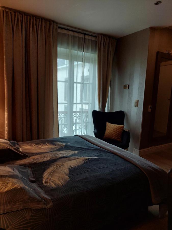 La Chambre Et Le Studio Du Chateau Du Golf De Bernalmont 列日 外观 照片