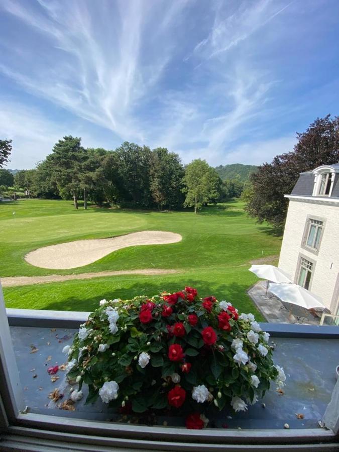 La Chambre Et Le Studio Du Chateau Du Golf De Bernalmont 列日 外观 照片