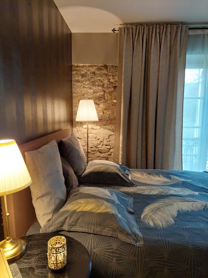 La Chambre Et Le Studio Du Chateau Du Golf De Bernalmont 列日 外观 照片
