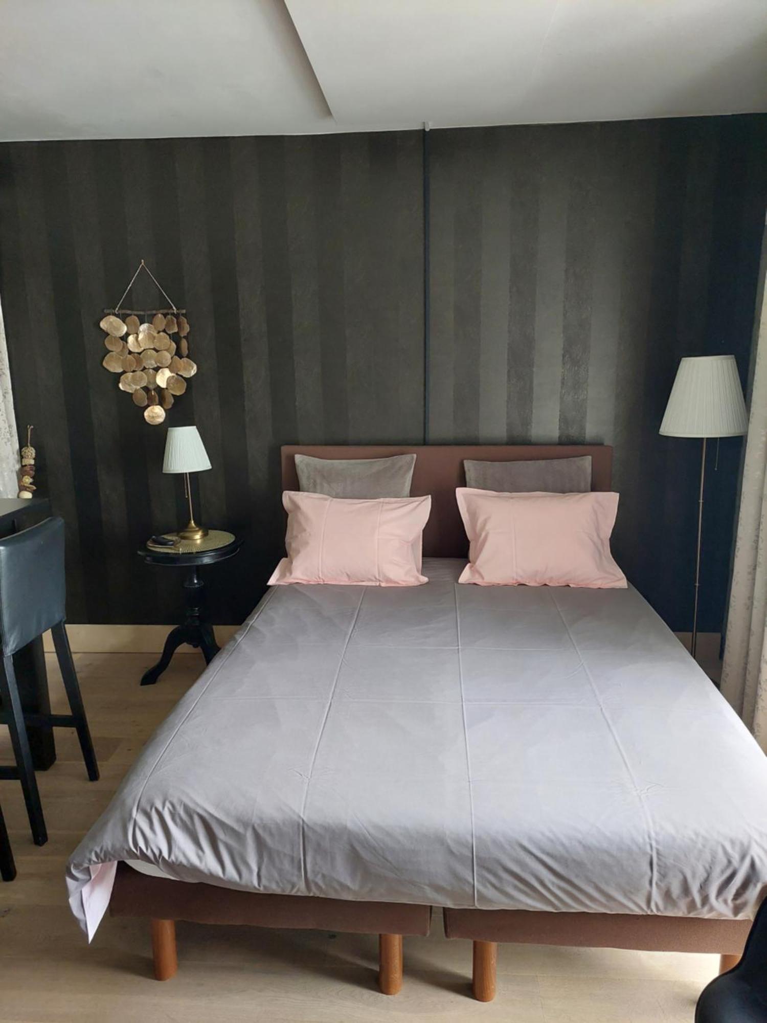 La Chambre Et Le Studio Du Chateau Du Golf De Bernalmont 列日 外观 照片