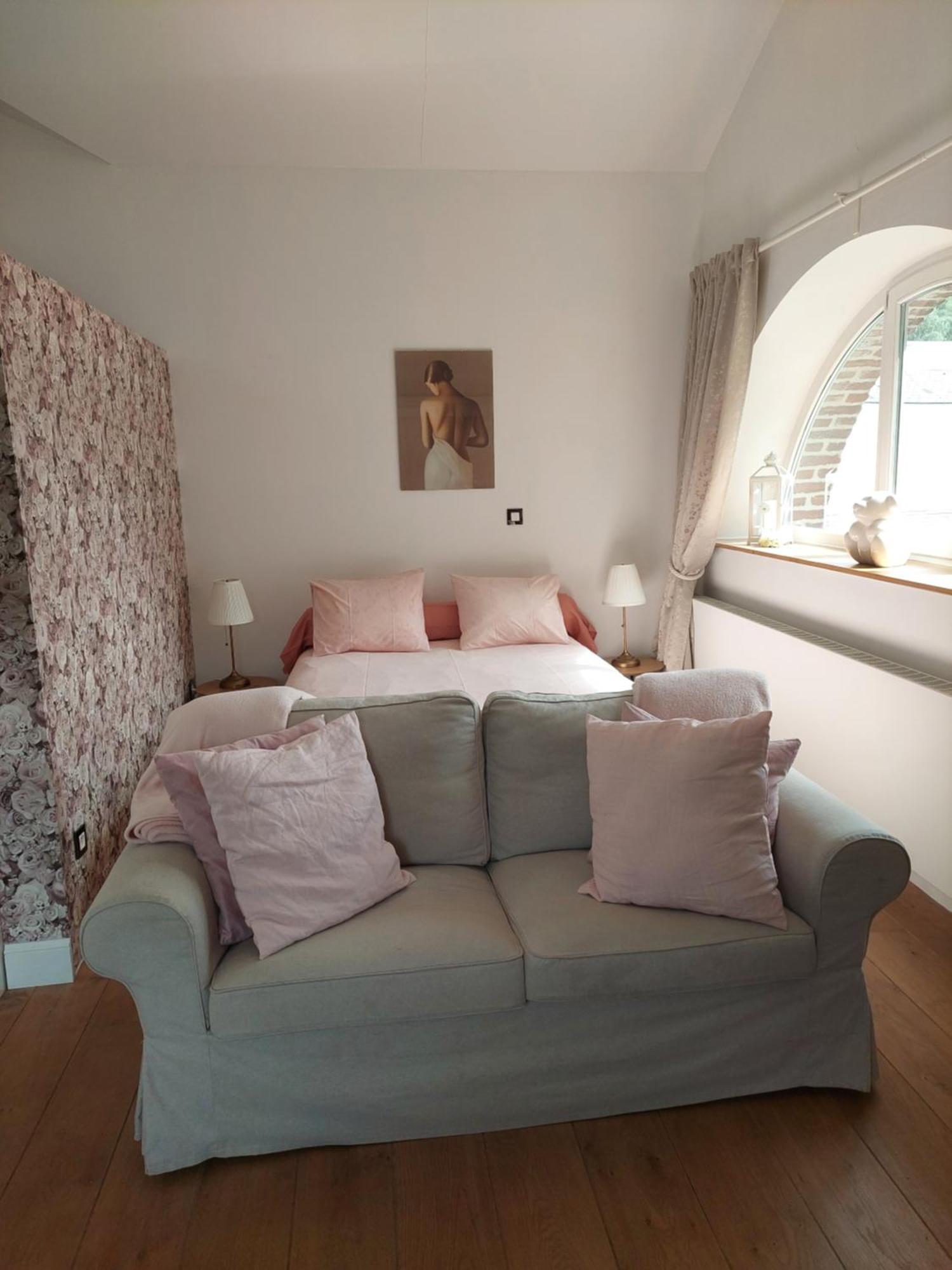 La Chambre Et Le Studio Du Chateau Du Golf De Bernalmont 列日 外观 照片